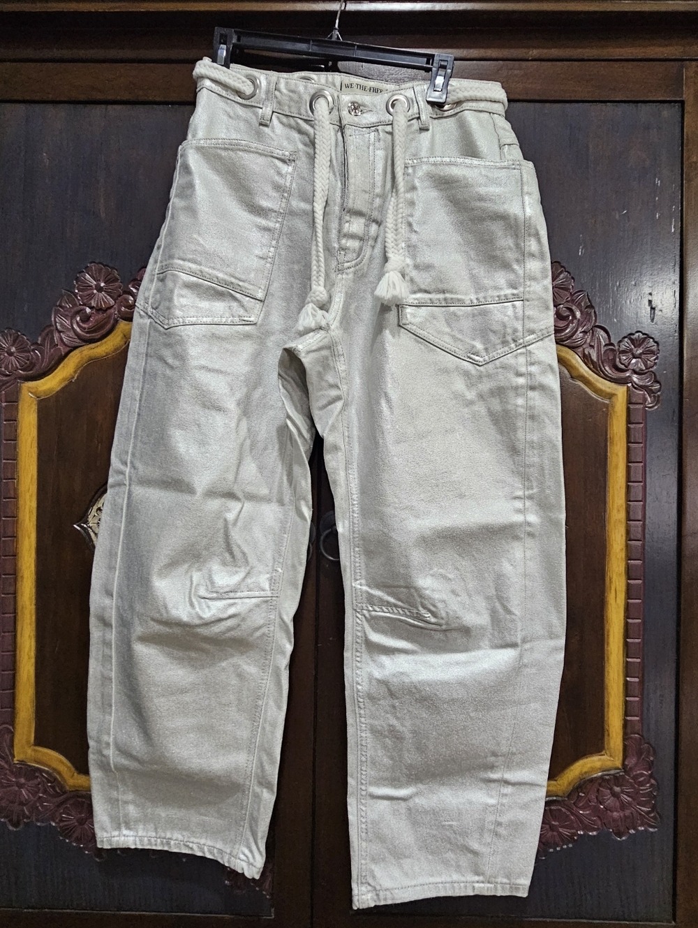 Cute We The Free People Moxy Silver Cropped Barrel Jeans Size 27 30×26 Shimmer